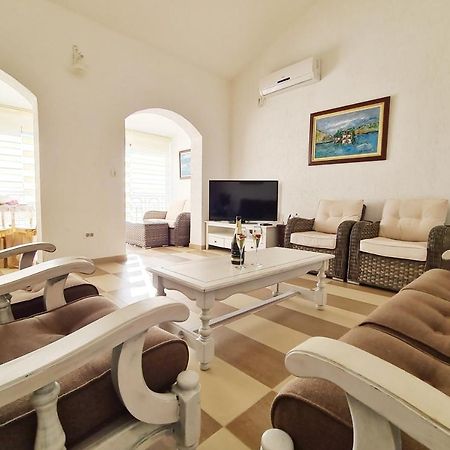 Live By The Sea, Bijela Apartment Rake ภายนอก รูปภาพ