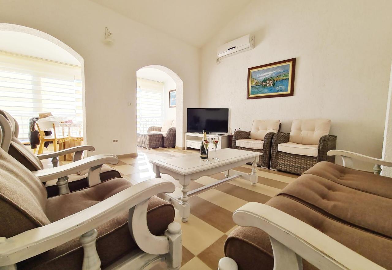 Live By The Sea, Bijela Apartment Rake ภายนอก รูปภาพ