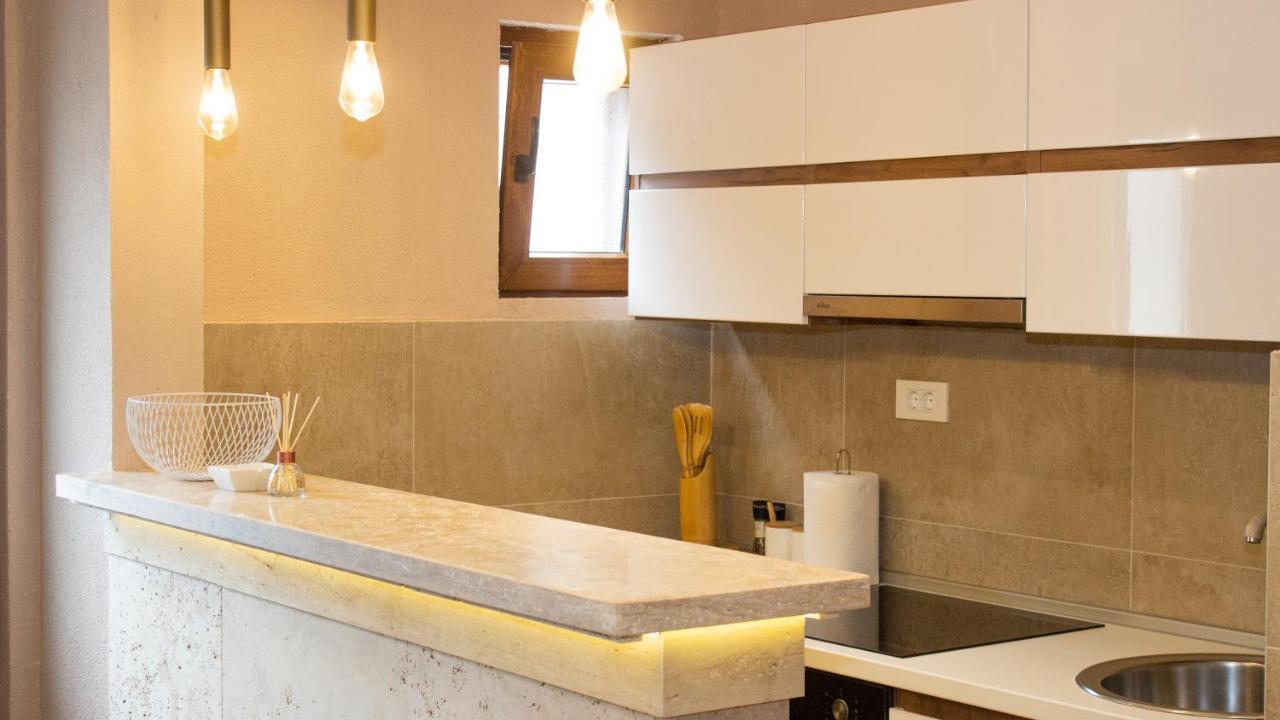Live By The Sea, Bijela Apartment Rake ภายนอก รูปภาพ