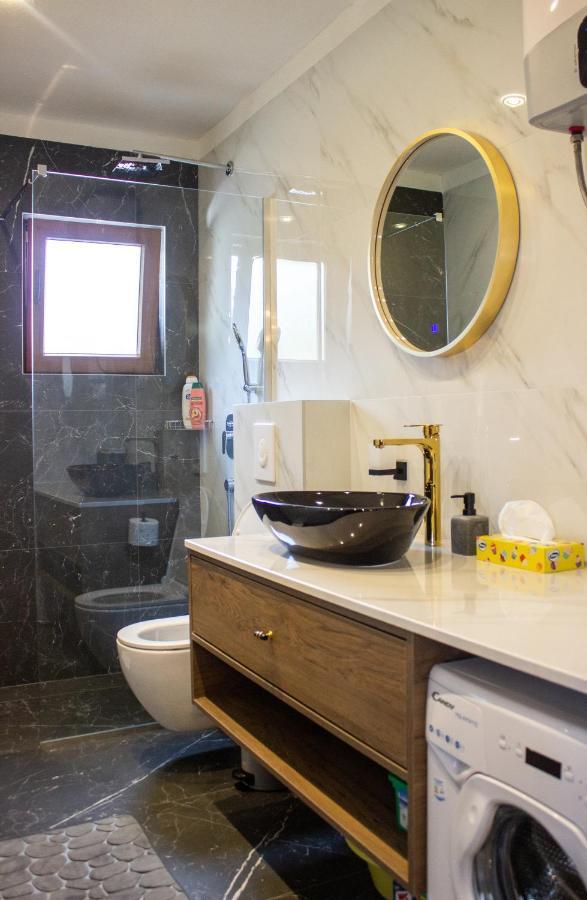 Live By The Sea, Bijela Apartment Rake ภายนอก รูปภาพ