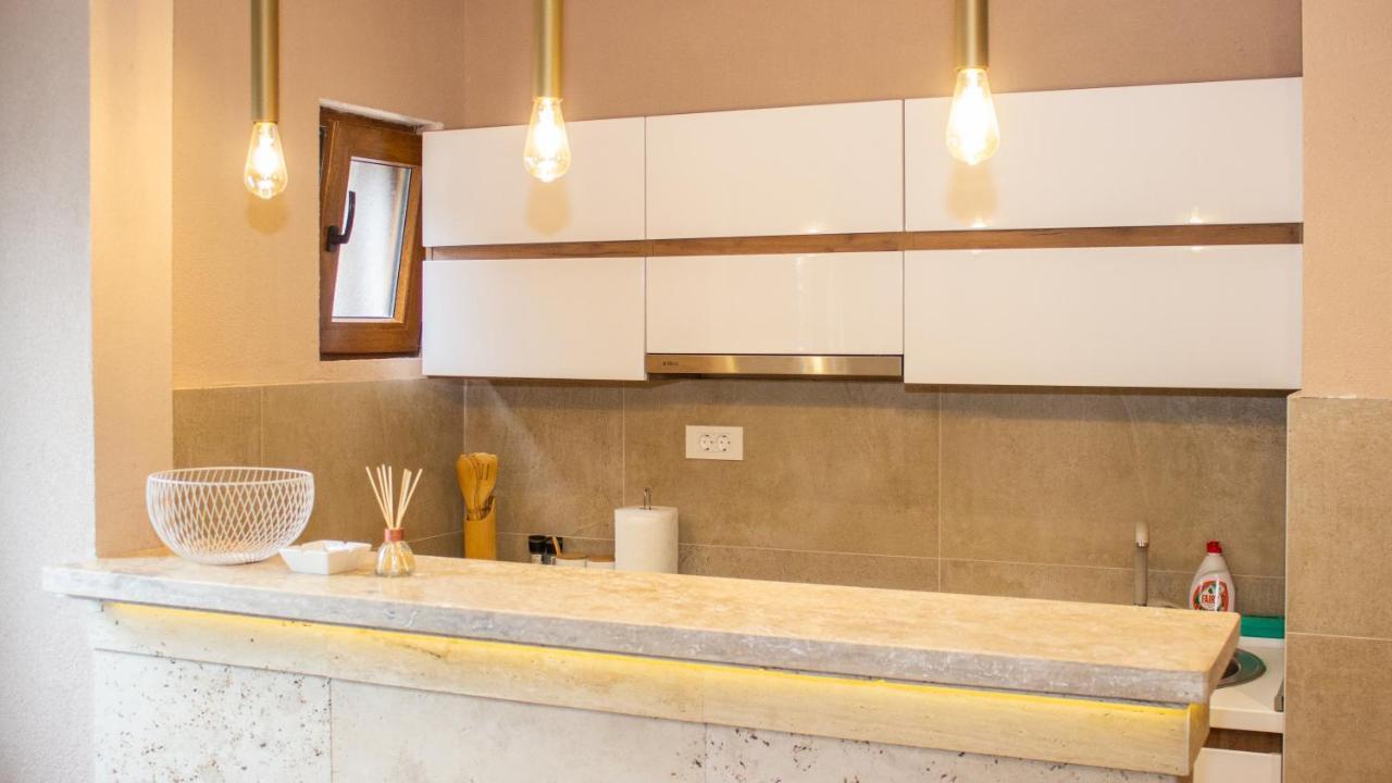 Live By The Sea, Bijela Apartment Rake ภายนอก รูปภาพ